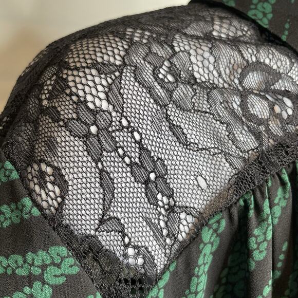 Torrid Women's‎ Green Georgette Lace Leopard Blouse Size 4X Flowy Going Out - Picture 8 of 12